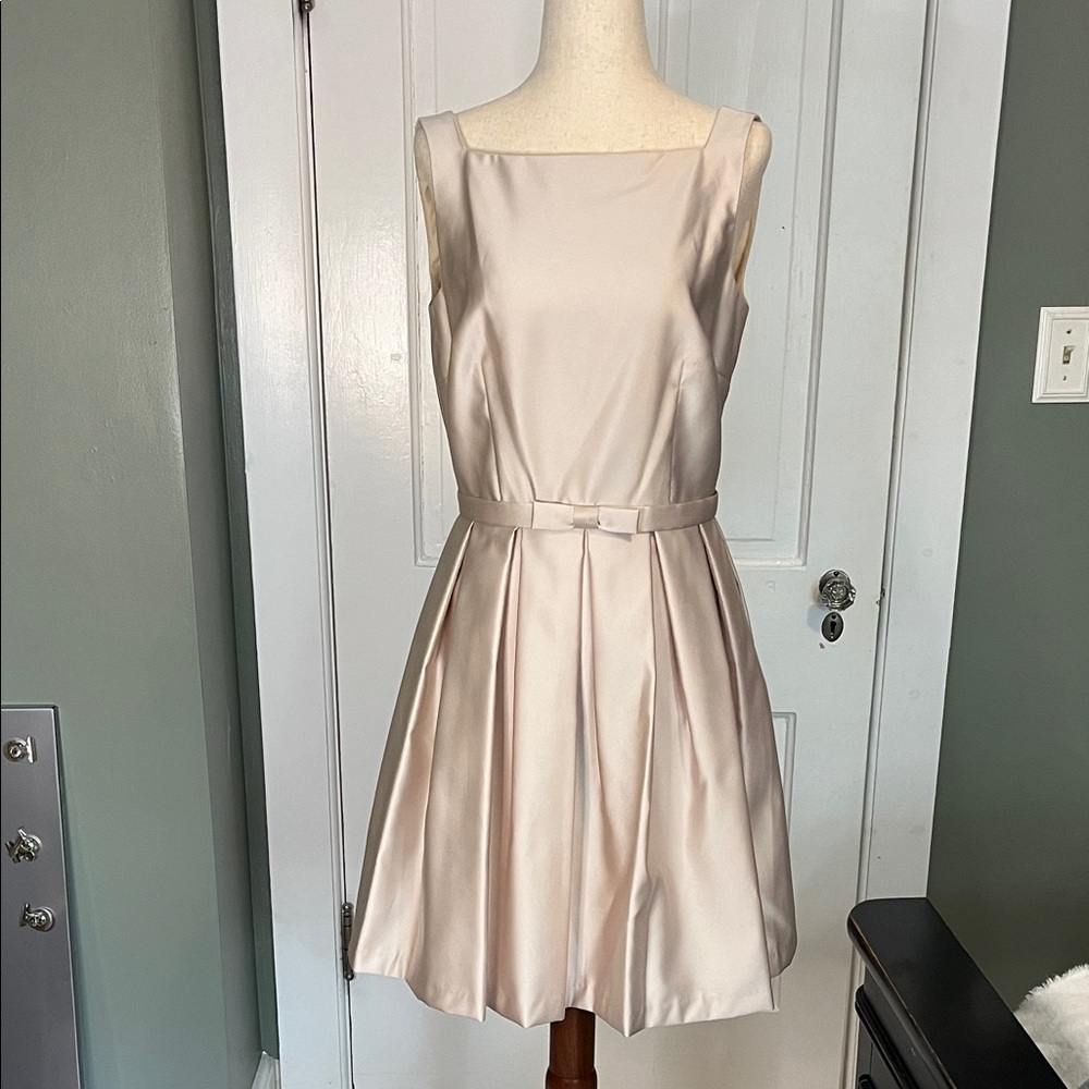 Laundry By Shelli Segal Sleeveless Satin Mini Dress in Champagne Blush